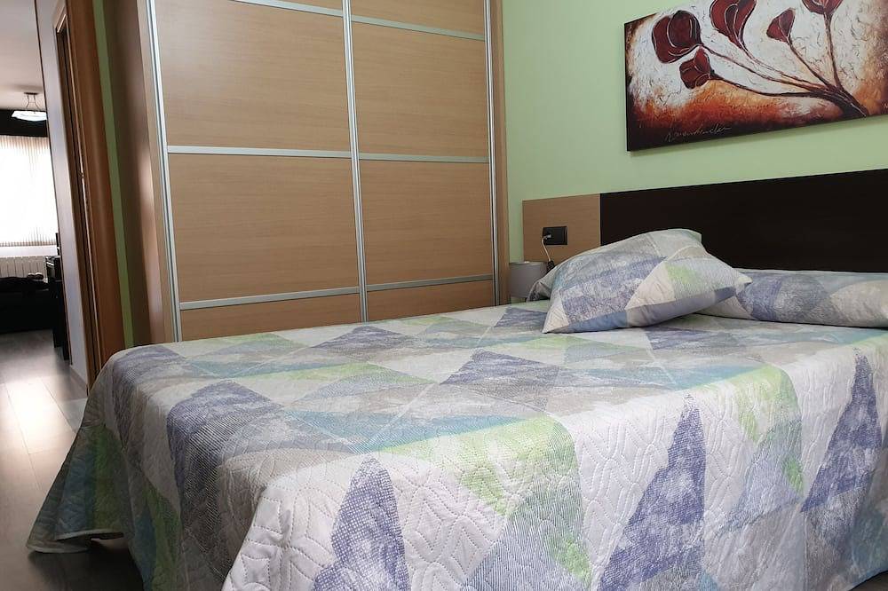 Entire apartment, Tourist Apartments \"El Jardín\". in Teruel, Teruel Region