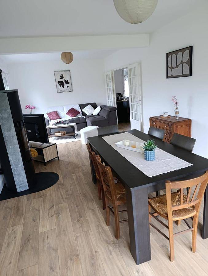 Location de vacances pour 6 personnes, avec terrasse à Plénée-Jugon