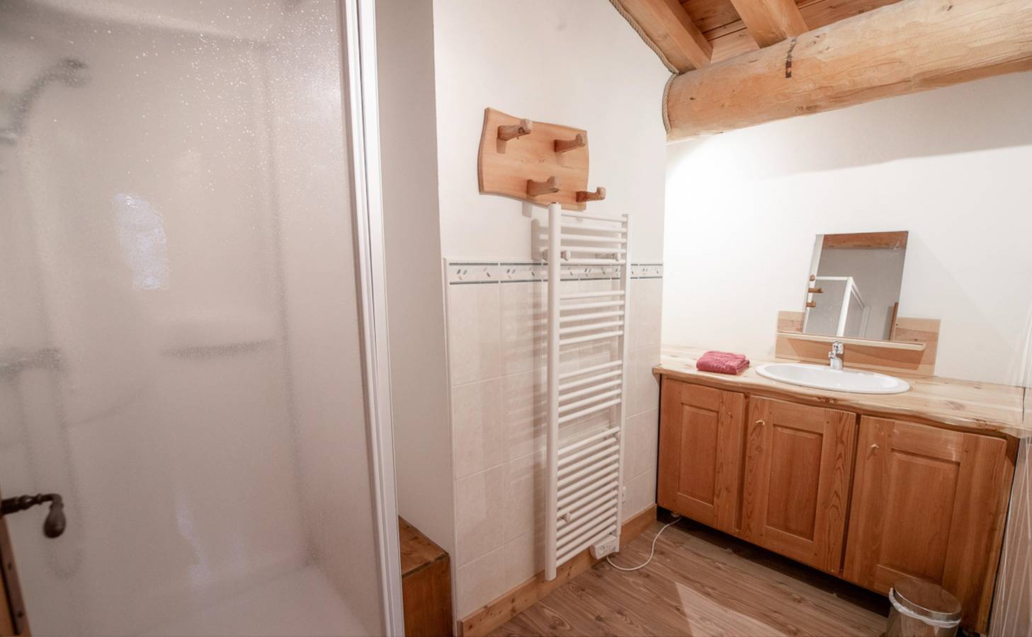 Appartement entier, Appartement "La Loza" avec vue sur les montagnes, balcon et Wi-Fi in Sollières-Sardières, Massif de la Vanoise