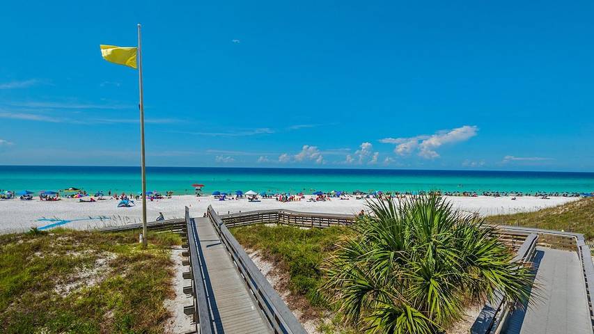 Vacation rental for 8 people, with balcony and yard in Santa Rosa Beach