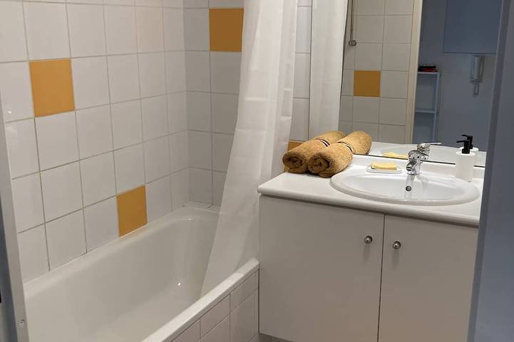 Gîte pour 4 personnes, avec piscine et jardin à Saint-Médard-en-Jalles - 3