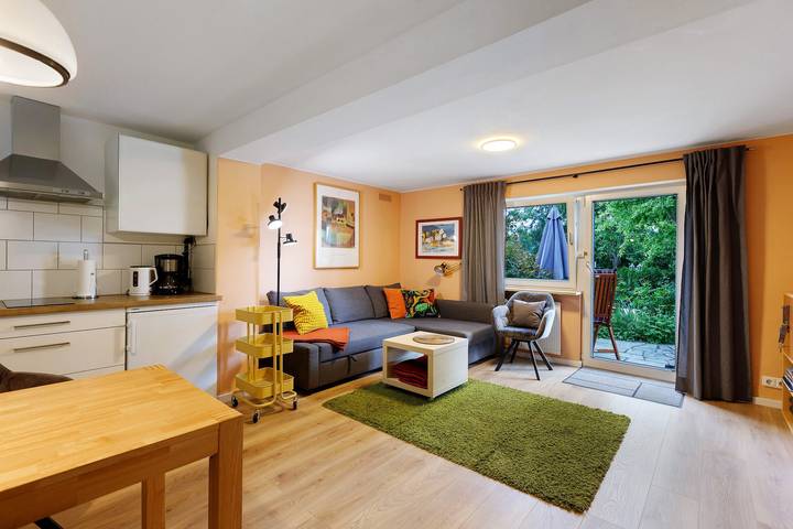 Ganze Wohnung, Ferienwohnung 'Granzow' mit Seeblick, Wi-Fi und Klimaanlage in Hemmenhofen, Gaienhofen