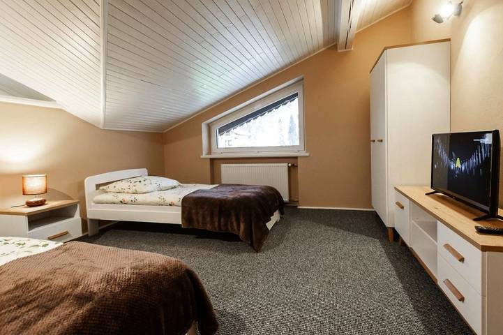 Two-Bedroom Apartment in Szczyrk, Karpaty (Polska)