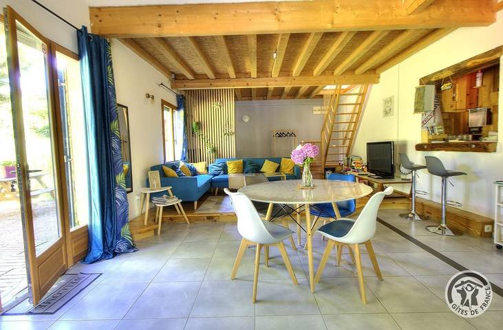 Gîte pour 4 personnes, avec terrasse ainsi que jardin et vue à Juliénas - 3