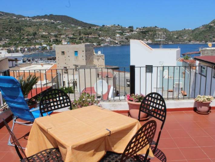 Gîte pour 5 personnes, avec terrasse à Lipari