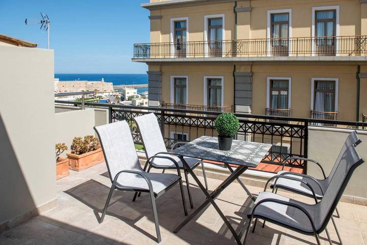 Ferienwohnung für 3 Personen, mit Ausblick und Balkon in Heraklion