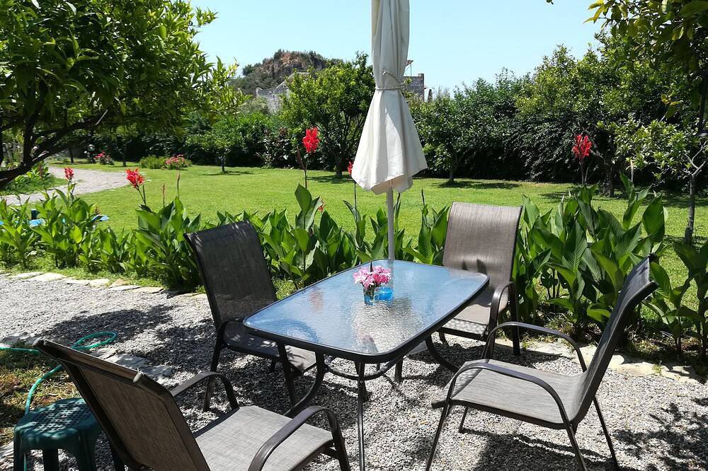 Liebevoll eingerichteter,familienfreundlicher,ruhig gelegener,Natursteinbungalow in Stoupa, Messenien