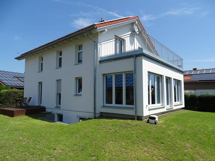 Ferienwohnung für 4 Personen, mit Balkon und Terrasse sowie Garten und Ausblick