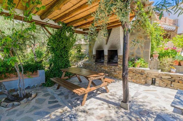 Chalet para 2 personas, con jardín además de jacuzzi y piscina - 1