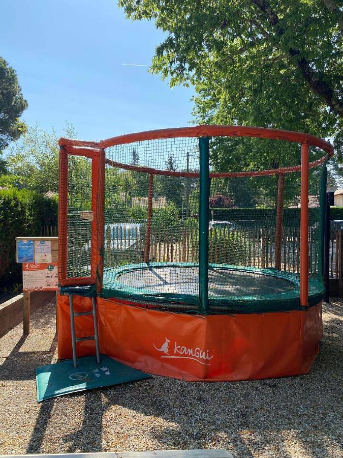 Camping pour 3 personnes, avec terrasse et piscine à Arès - 4