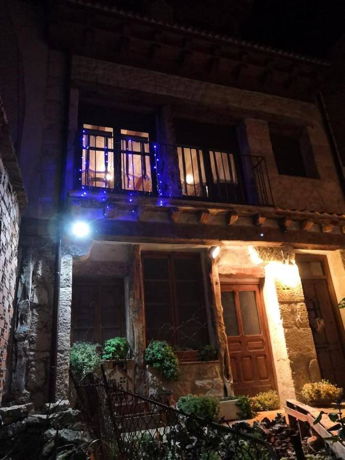 Casa rural para 7 personas, con Balcón y Terraza además de Jardín y Vistas en Encinas - 3