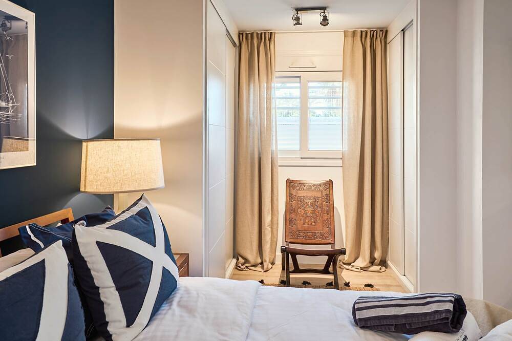 Apartamento entero, Beach front apartment with private Taberna in San Juan Playa (Alicante), Costa Blanca