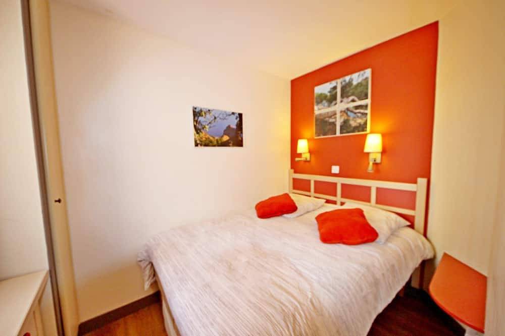 Ganze Wohnung, 5 pools, entertainment, beach 300m away, air-conditioned, towel service, free parking in Cap Esterel, Saint-Raphaël