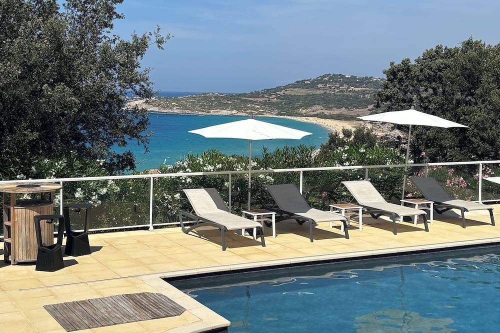 8 bedroom villa with panoramic sea view in Algajola in Algajola, Calvi und Umgebung