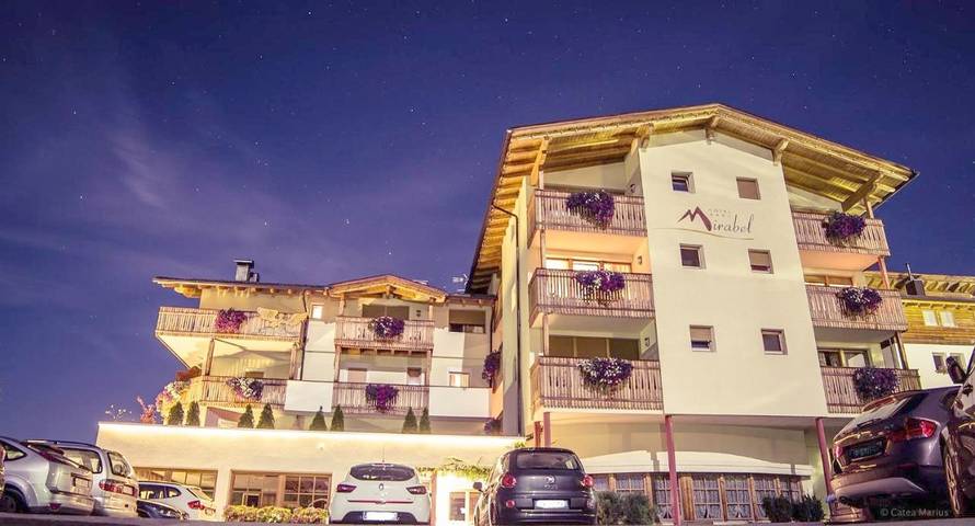 Appartamento per 4 persone, con idromassaggio e sauna nonché giardino, con animali domestici a San Vigilio di Marebbe