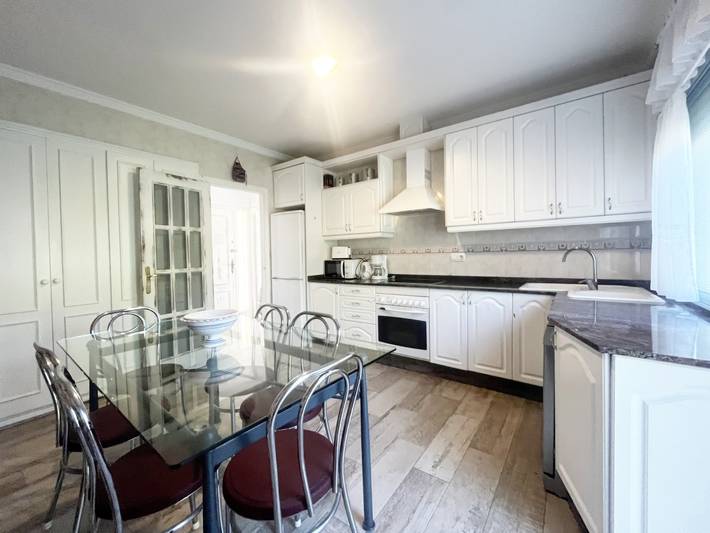 Location de vacances pour 9 personnes, avec jardin et balcon dans Les Tres Cales - 2