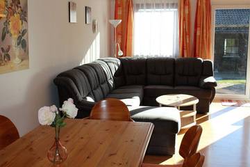 Ferienhaus für 8 Personen, mit Terrasse und Garten sowie Sauna, mit Haustier im Ostallgäu