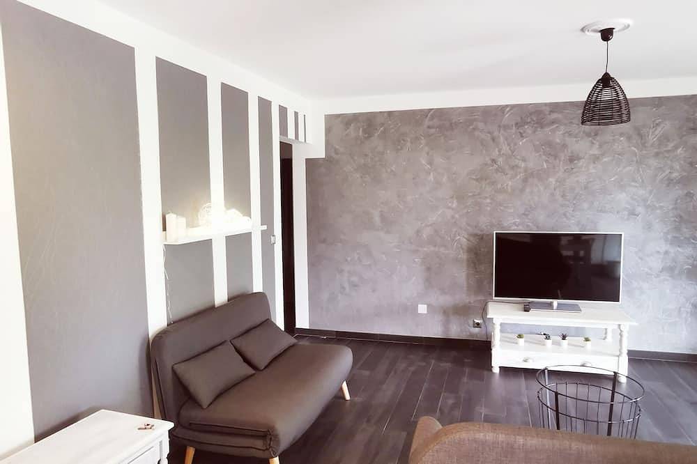 3-room apartment of 80 m2 in a villa with 70 m2 of terrace / garden + jacuzzi in Menton, Nizza und Umgebung