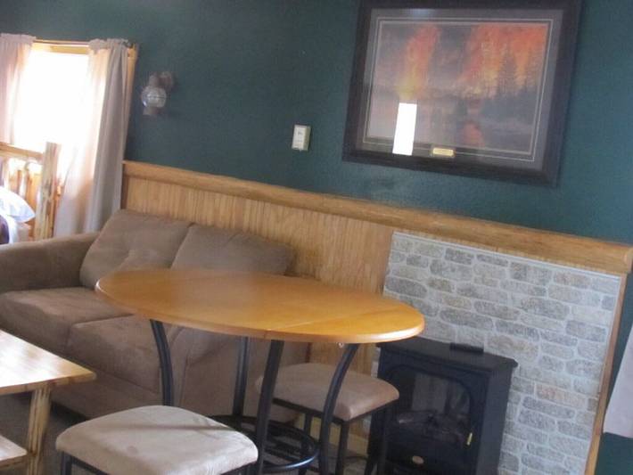 Log cabin for 4 people, with terrace, with pets in Yellowstone