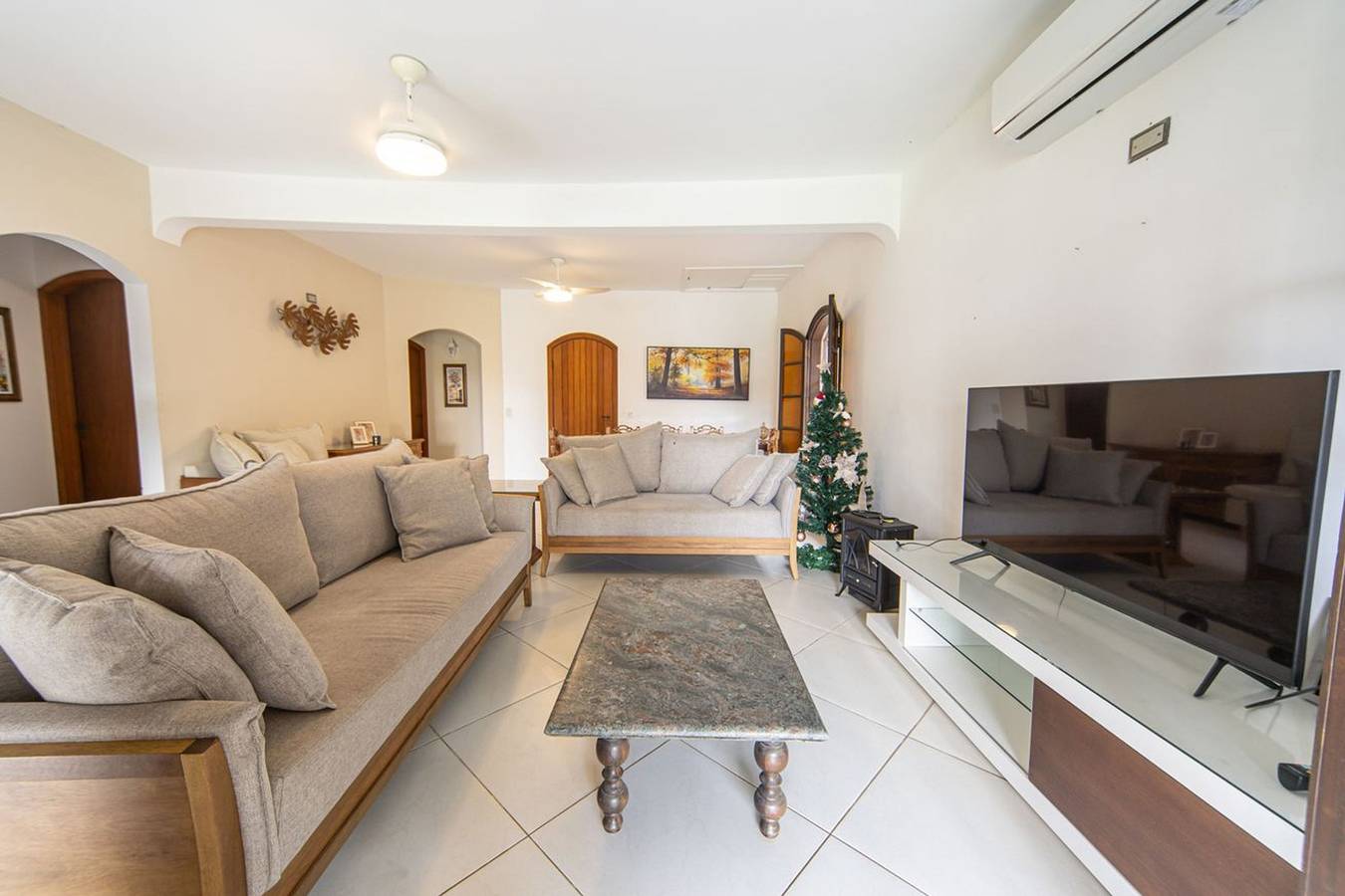 Casa c Churrasqueira perto da Praia de Pernambuco in Praia da Enseada (Guarujá), Baixada Santista