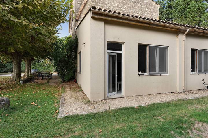Ganzes Studio, Charmantes Studio Le Mas de Kitty, gemeinsamer Garten und Pool in Saint-Rémy-de-Provence, Arles und Umgebung