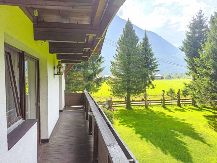 Ferienwohnung für 13 Personen, mit Garten und Ausblick sowie Balkon in Längenfeld - 4