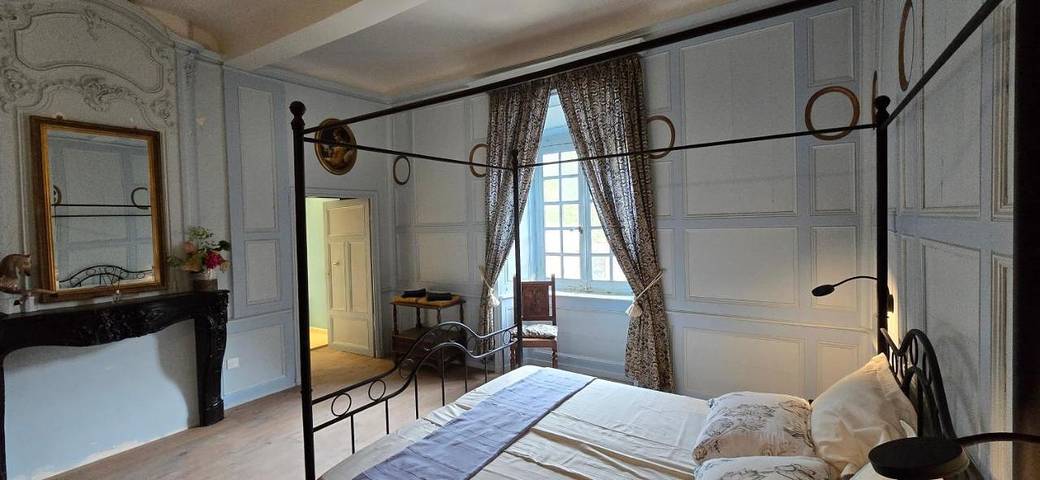 Gîte pour 4 personnes, avec vue ainsi que jardin et piscine à Thizy-les-Bourgs - 2