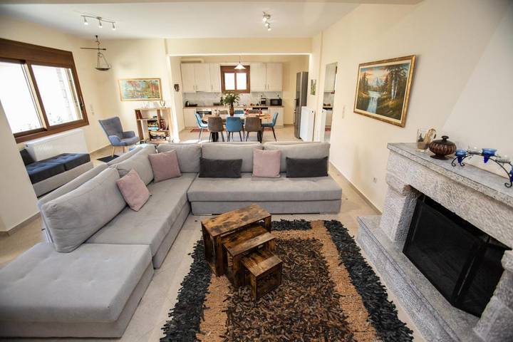 Villa per 8 persone, con panorama e giardino in Delfi