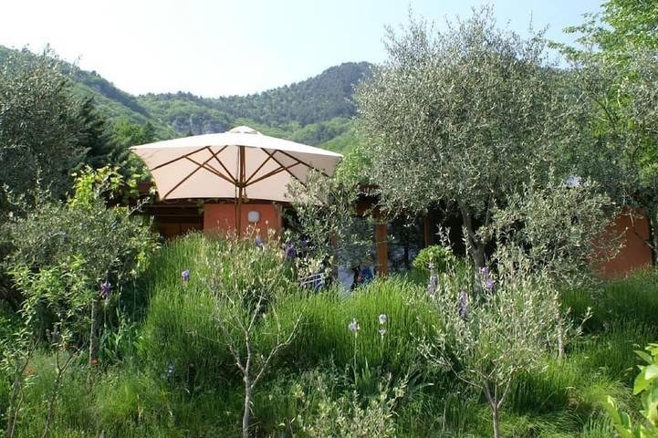 Bungalow für 4 Personen, mit Pool und Garten in Tignale