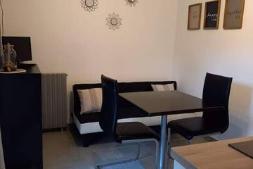 Gîte pour 4 personnes, avec jacuzzi ainsi que terrasse et jardin à Aubin