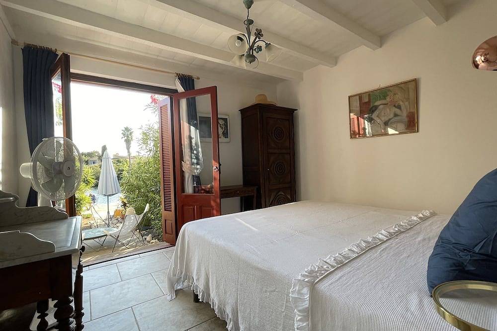 La casa del artista en la laguna de San Ciprianu: Lecci in San Ciprianu, Lecci