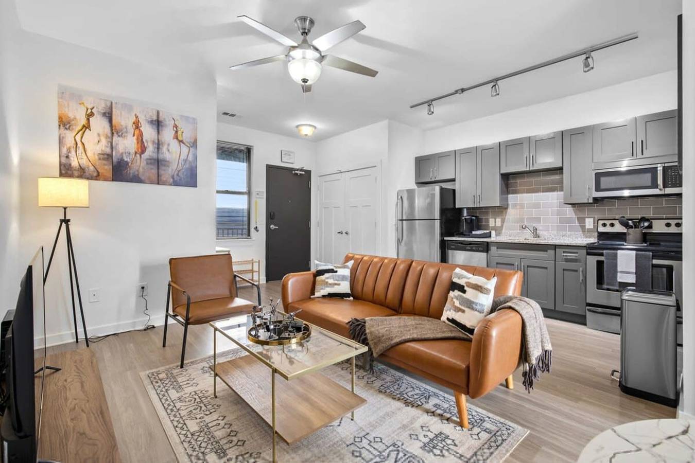 Entire apartment, Two Cozysuites Cozy Charming Condo with parking in Nashville, Tennessee