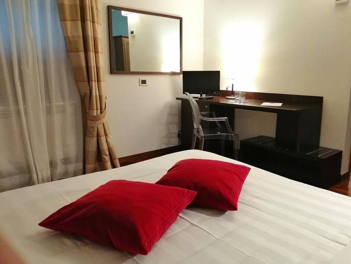 Hotel per 2 persone, con giardino, con animali domestici in Santa Maria degli Angeli