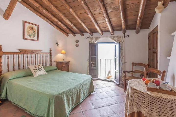 Maison de vacances pour 6 personnes, avec Balcon et Terrasse ainsi que Piscine et Vue sur le lac à Zahara de la Sierra