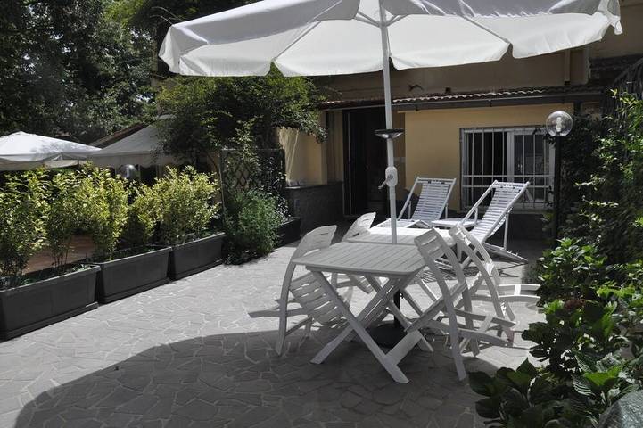 \"Domus Parva\" Delightful house in the woods, with garden, near Lake Bolsena in Valentano, Viterbo Provinz