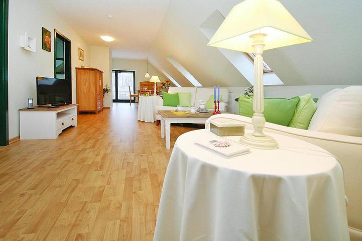 Ferienhaus für 10 Personen, mit Garten und Sauna sowie Seeblick in Mecklenburg-Schwerin - 4