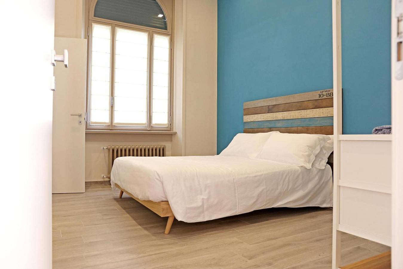 Camera 'Stanza 3 con bagno privato esterno' con Wi-Fi e aria condizionata in Bergamo, Provincia di Bergamo