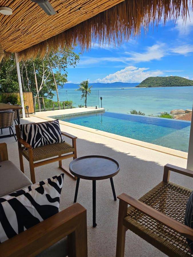 Villa pour 8 personnes, avec terrasse ainsi que piscine et vue, animaux acceptés dans Koh Phangan