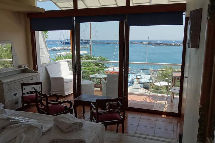 Gîte pour 6 personnes, avec balcon dans Pythagoreio - 3