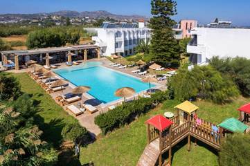 Hotel für 3 Personen, mit Garten und Ausblick sowie Pool in Afantou