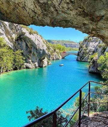 Gîte pour 2 personnes, avec jardin dans le Var