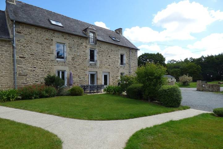 Location de vacances pour 2 personnes, avec jardin et terrasse, animaux acceptés à Calorguen - 4