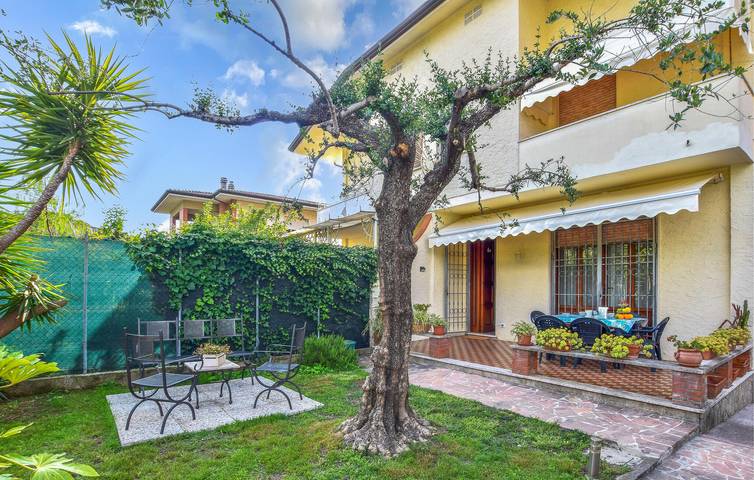 Casa vacanza per 6 persone, con terrazza e giardino nonché idromassaggio, con animali domestici a Forte dei Marmi