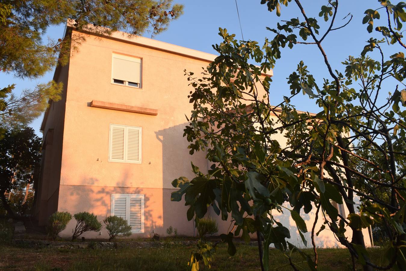 Ganze Wohnung, 3-Zimmer-Ferienwohnung mit Terrasse und Meerblick Starigrad (Paklenica) A-17865-a in Starigrad Paklenica, Starigrad
