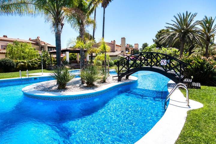 Location de vacances pour 6 personnes, avec piscine et jardin, animaux acceptés dans Bonmont Terres Noves - 2