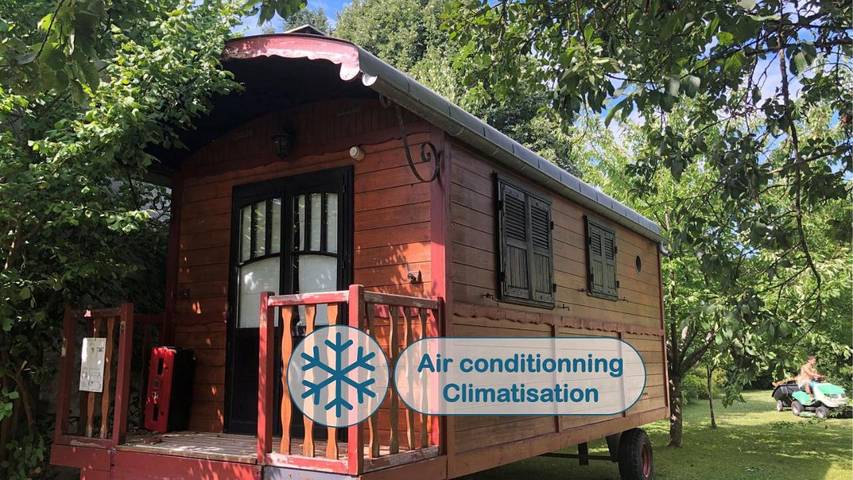 Maison de vacances pour 4 personnes, avec Balcon et Jacuzzi ainsi que Terrasse et Jardin