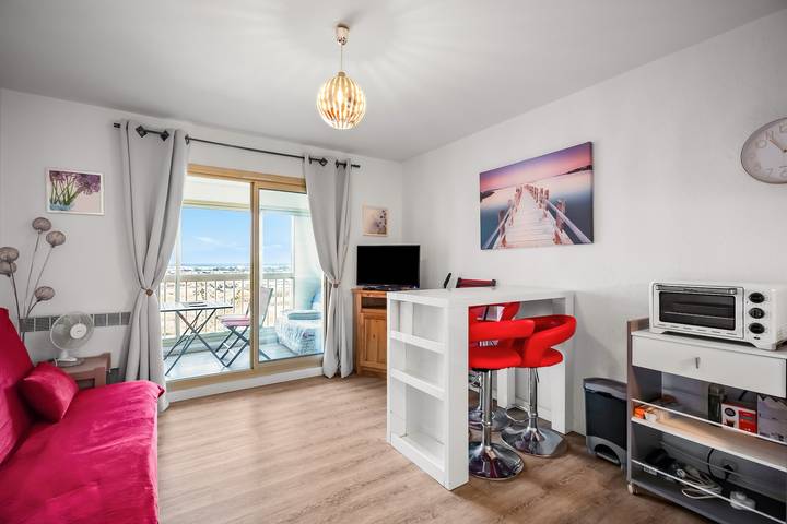 Apartamento entero, Apartamento T2 en residencia ajardinada con piscina y jardín compartidos in La Coudoulière, Six-Fours-les-Plages