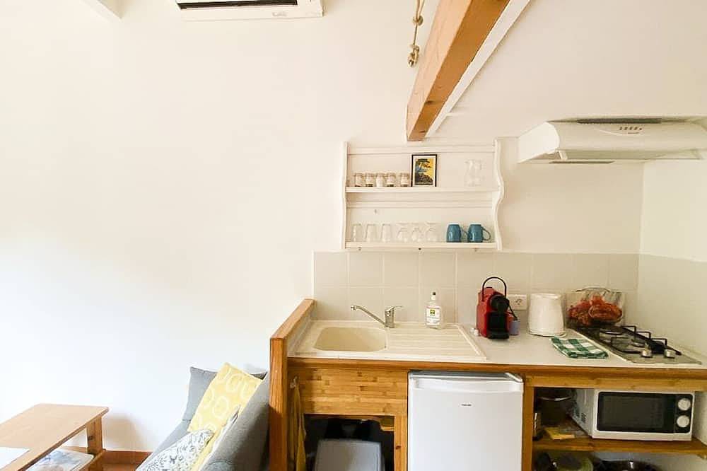 Ganze Wohnung, Schönes Studio 100 Meter vom Strand und der Außenterrasse entfernt in Maora, Bonifacio