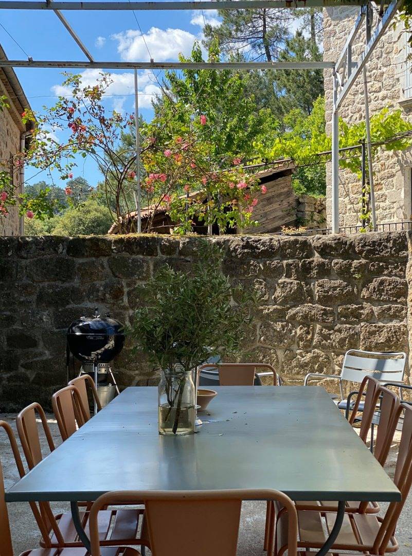 Maison de charme, 10 pers., piscine + spa, billard, baby-foot in Sanilhac, Massif central