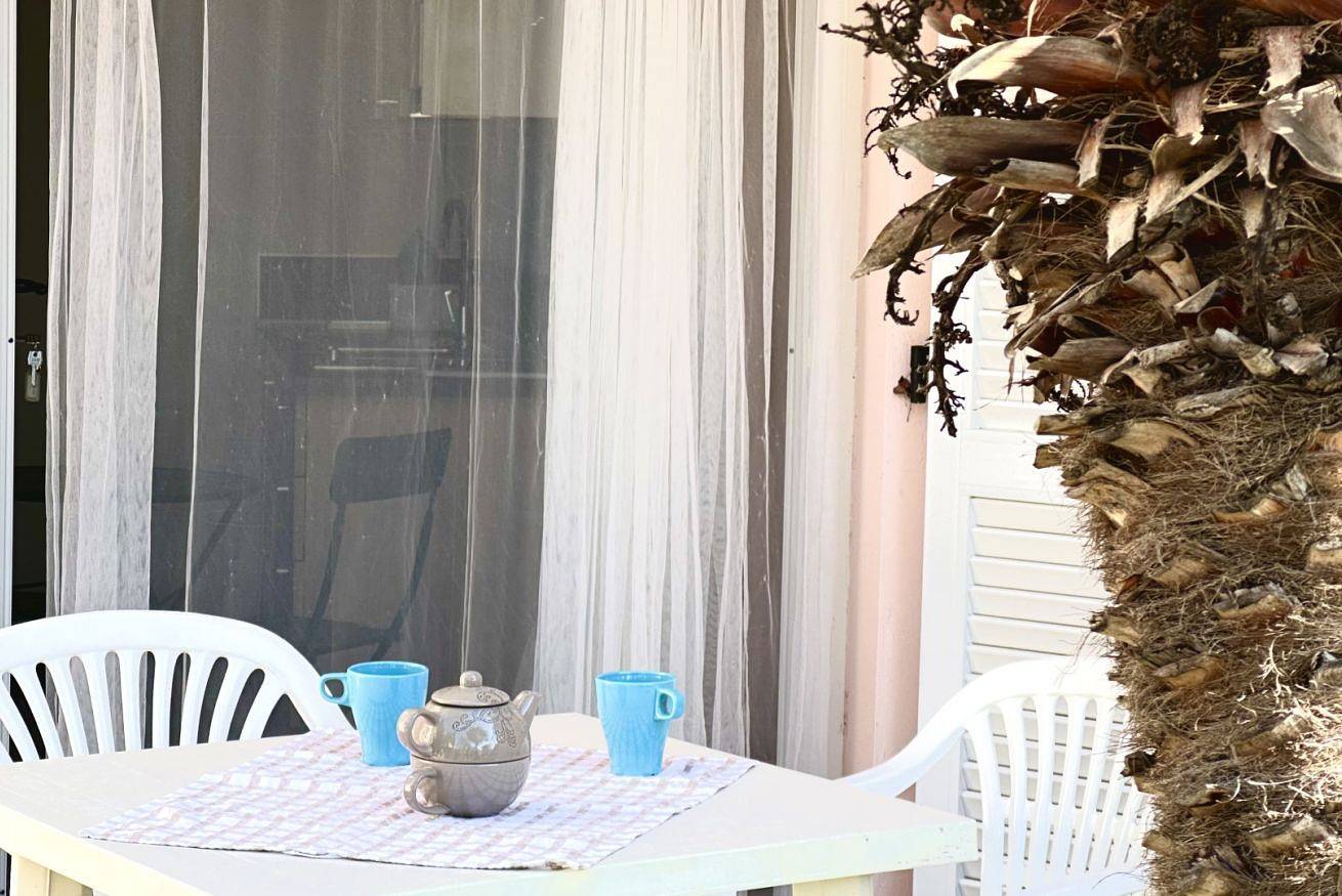 Entire apartment, Palme 1/A - Marcelli, one-room apartment with garden, Residence Le Palme in Riviera del Conero